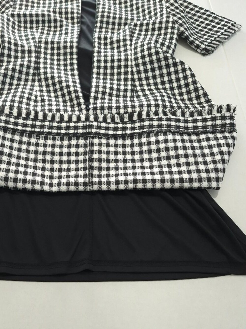 Tahari Dress 10 Women Black White Gingham Plaid Fringe Tweed Shift Mini Short - Picture 13 of 14